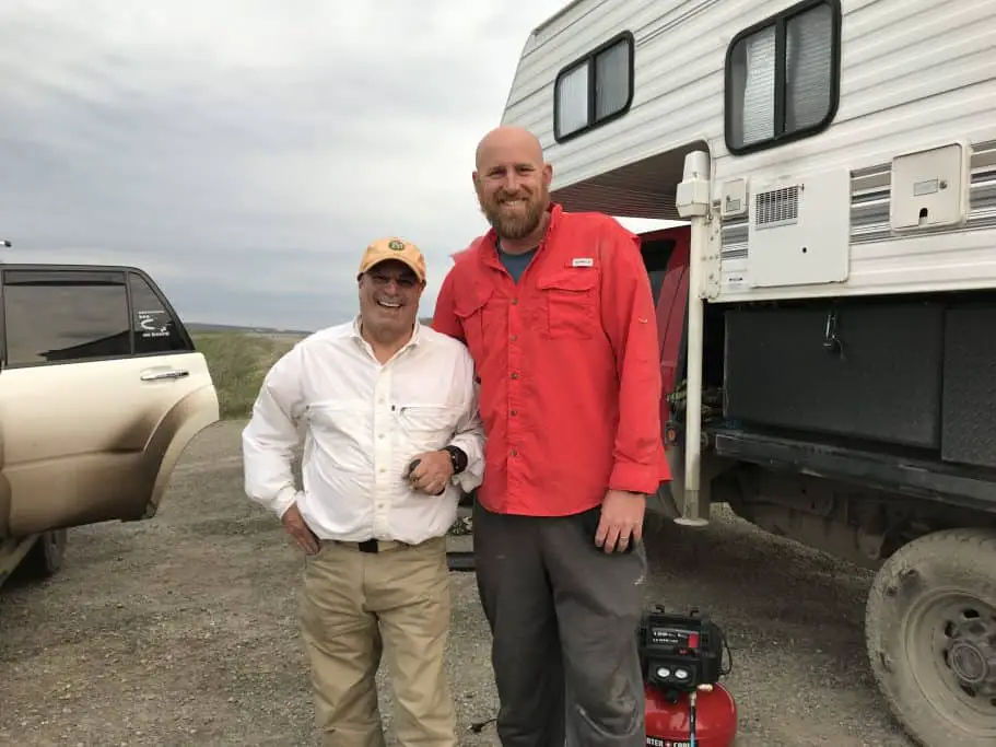 We received help from a stranger on the Dalton Highway