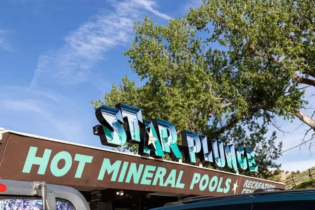 Star Plunge Hot Mineral Pools sign